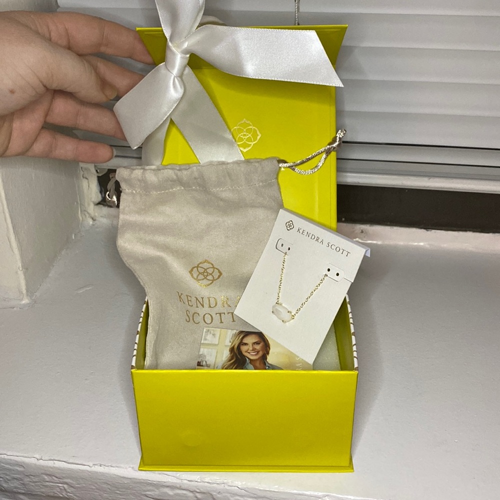 NWT🚀  Gold Necklace full set